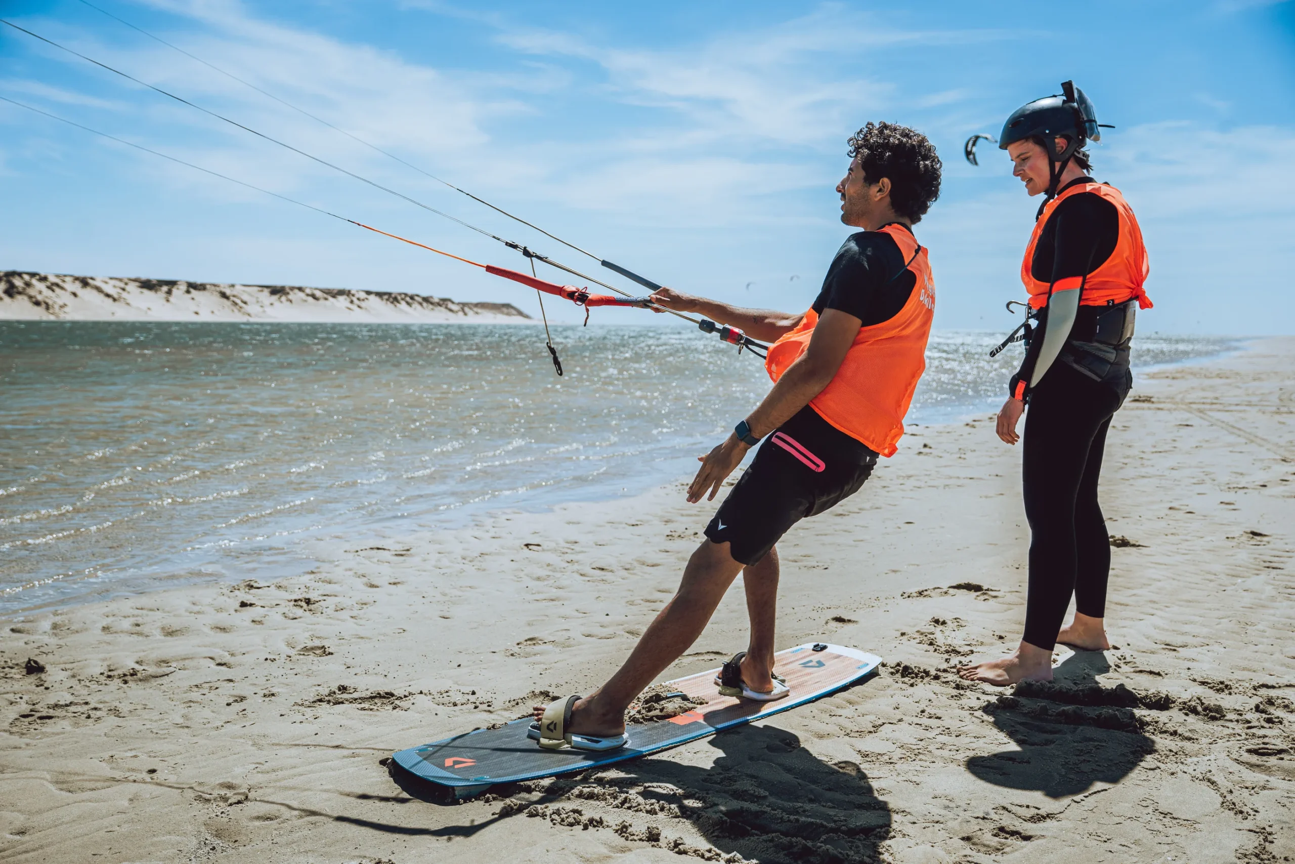 Cours de kitesurf à Dakhla – maîtrise de la traction et confiance avec supervision du moniteur